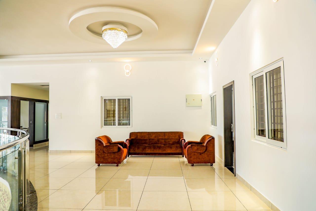 BRS GRANDEUR gallery photo 30